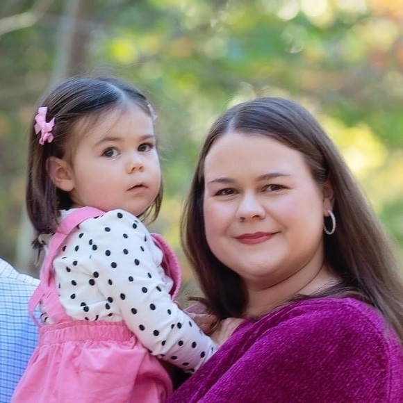 Meet your Posher, Lisa - Picture 1 of 1